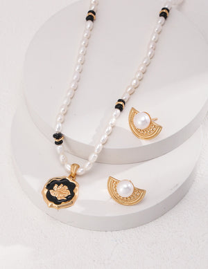 Pearl Earrings (Stud)